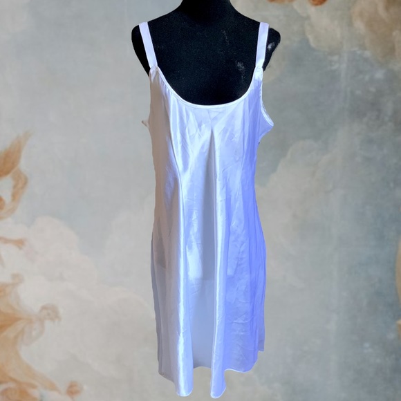 🎉Long White Silky Pj / Intimate Slip Dress with straps - Picture 1 of 3